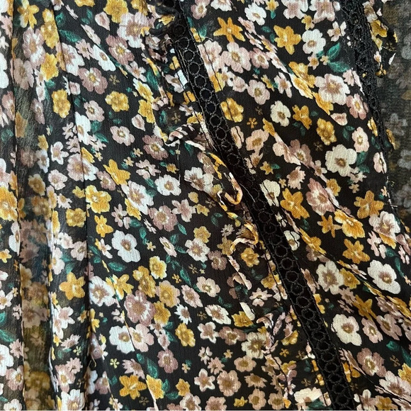 ASTR THE LABEL ~ Ximena Dark Ditsy Floral Faux Wrap Peplum Top in Black Mustard - Picture 13 of 13